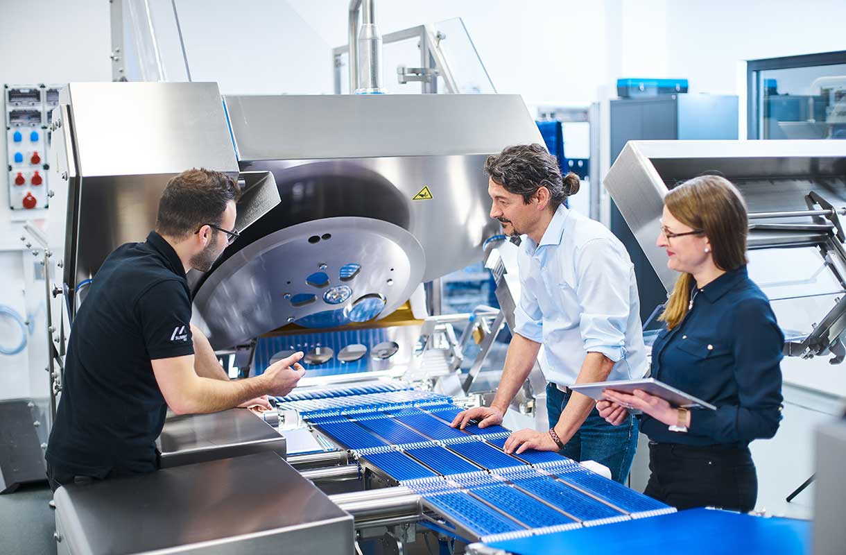 MULTIVAC Packaging Machine Demonstration MULTIVAC Packaging Machine Demonstration